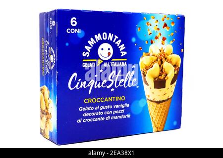 Gelato alle cinque Stelle con mandorle. Cinque Stelle è un gelato italiano prodotto da Sammontana Foto Stock