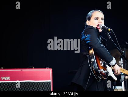 Anna Calvi si esibisce al festival End of the Road 2012 Foto Stock