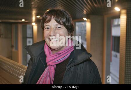 Il leader francese del partito ultra-sinistro Lutte Ouvriere Arlette Laguiller promuove il "NO" contro la costituzione di Europen a Bordeaux, in Francia, il 31 marzo 2005. Foto di Patrick Bernard/ABACA. Foto Stock