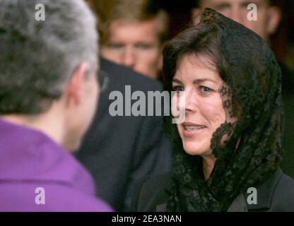 La principessa Caroline di Hannover arriva alla cattedrale di Monaco il 5 aprile 2005, per assistere a una messa per il compianto Papa Giovanni Paolo II Foto di Klein-Nebinger/ABACA. Foto Stock