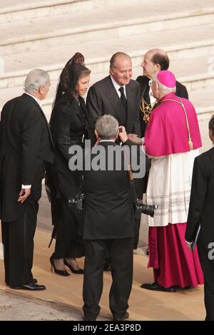 Giovanni Paolo II e la regina Sofia di Spagna. Madrid, Museo Reina