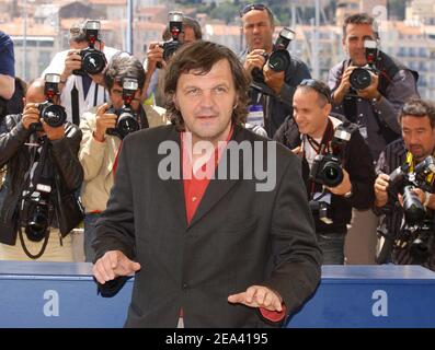 Il 11 maggio 2005, Emir Kusturica, direttore e presidente della giuria del Festival del Cinema di Cannes, nato a Sarajevo, si presenta per la foto call della giuria a Cannes, nel sud della Francia. Foto di Hahn-Klein-Nebinger/ABACA Foto Stock