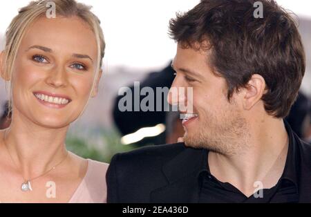 (l a r) l'attrice tedesca Diane Kruger e l'attore francese Guillaume Canet posano durante una fotocellula per il regista francese Christian Carion film 'Joyeux Noel' che viene proiettato fuori concorso al 58th Cannes Film Festival, a Cannes, Francia meridionale, il 16 maggio 2005. Foto di Hahn-Nebinger-Klein/ABACA. Foto Stock