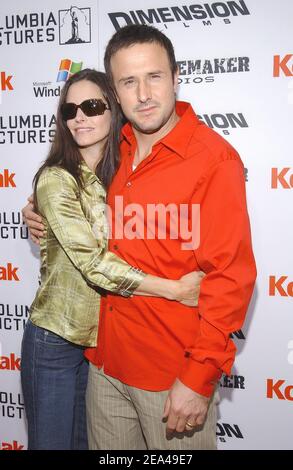 David Arquette, membro del cast, e Courteney Cox Arquette, partecipa alla prima mondiale di 'SharBoy and LavaGirl' al Teatro El Capitan di Hollywood, Los Angeles, il 4 giugno 2005. Foto di Lionel Hahn/ABACA. Foto Stock