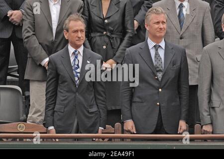 Il principe ereditario Philippe del Belgio e il sindaco di Parigi Bertrand Delanoe partecipano alla finale femminile del French Open allo stadio Roland Garros di Parigi, Francia, il 04 giugno 2005. Foto di Gorassini-Zabulon/ABACA. Foto Stock