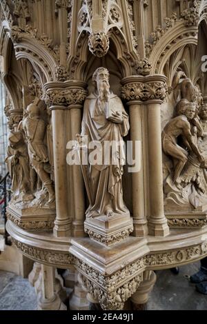 Exeter Cathedral, Exeter, Devon, Inghilterra – pulpito dei martiri, noto anche come pulpito di Patteson Foto Stock