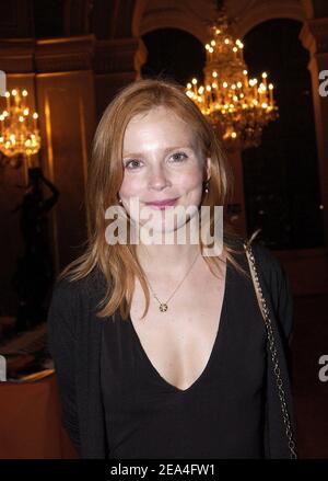 L'attrice francese Isabelle Carre partecipa alla prima del film 'l'Avion', diretto da Cedric Khan, che inaugura il festival 'Paris Cinema 2005' a Parigi, Francia, 30 giugno 2005. Foto di Bruno Klein/ABACAPRESS.COM Foto Stock