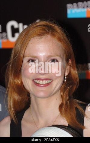 L'attrice francese Isabelle Carre partecipa alla prima del film 'l'Avion', diretto da Cedric Khan, che inaugura il festival 'Paris Cinema 2005' a Parigi, Francia, 30 giugno 2005. Foto di Bruno Klein/ABACAPRESS.COM Foto Stock