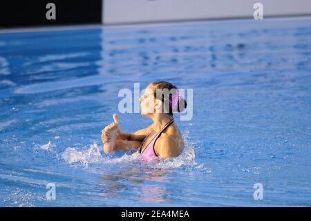 Il nuotatore sincronizzato francese Virginie Dedieu vince la medaglia d'oro per la sua routine solista sincronizzata senza nuoto durante gli XI Campionati del mondo FINA al Parc Jean-Drapeau a Montreal, Quebec, Canada, il 21 luglio 2005. Foto di Nicolas Gouhier/CAMELEON/ABACAPRESS.COM Foto Stock
