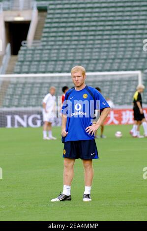 Il Manchester United's Phil Neville si allena a Hong Kong, in Cina, il 22 luglio 2005 per la prima tappa del loro tour asiatico. Foto di Andrew Ross/CAMELEON/ABACAPRESS.COM Foto Stock