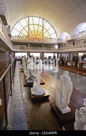 Ex piscina degli anni '30 'la piscine' a Roubaix, nel Nord della Francia è ora un museo di arte e industria. Luglio 2005. Foto di Laurent Zabulon/ABACAPRESS.COM Foto Stock