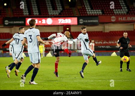 SHEFFIELD, INGHILTERRA, 7 FEBBRAIO: Sheffields David McGoldrick ha un colpo sul gol durante la partita della Premier League tra Sheffield United e Chelsea a Bramall Lane, Sheffield, domenica 7 febbraio 2021. (Credit: Chris Donnelly | MI News) Credit: MI News & Sport /Alamy Live News Foto Stock