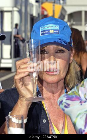 L'attrice svizzera Ursula Andress prima dell'inizio del Gran Premio di Formula 1 turco sul circuito di Istanbul Park, Istanbul, Turchia, il 21 agosto 2005. Foto di Thierry Gromik/ABACAPRESS.COM. Foto Stock