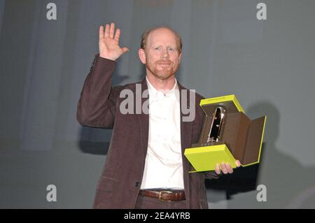 Il regista STATUNITENSE Ron Howard riceve un tributo da Irwin Winkler durante il Deauville American Film Festival a Deauville, Francia, il 6 settembre 2005. Foto di Denis Guignebourg/ABACAPRESS.COM Foto Stock