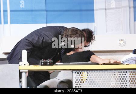 L'attore francese Pierre Palmade e l'attrice francese Isabelle Mergault sul palco per il run-through di 'so c'etait ˆ refaire' diretto da Jean Luc Moreau e scritto dall'umorista francese Laurent Ruquier al 'Theatre des Varites' di Parigi il 21 settembre 2005. Foto di Bruno Klein/ABACAPRESS.COM. Foto Stock