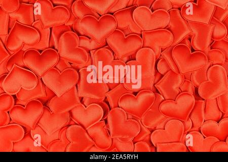 Fondo confetti a forma di cuore rosso Foto Stock