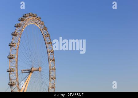 La ruota panoramica del London Eye, una popolare attrazione turistica di Londra, Inghilterra, Regno Unito Foto Stock