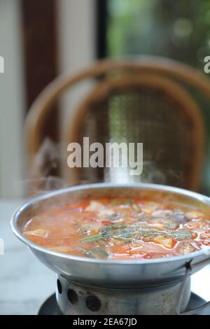 Tom Yum Goong Spory Sour Soup cibo locale tailandese Foto Stock