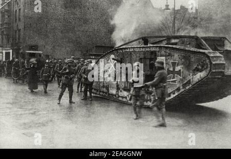 Street Fighting a Berlino durante la rivoluzione di gennaio. Germania. 1919 Foto Stock