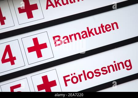 Linköping, SVEZIA - 1 DICEMBRE 2015: Cartelli ospedalieri presso l'ospedale universitario di Linköping. Foto Stock