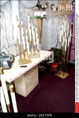 © Bryan Haraway/ABACA. 54386-5. Las Vegas-NV-USA, 4 gennaio 2004. La camera Michael Jordan all'interno della Little White Wedding Chapel, situata al 1301 di Las Vegas Blvd, è stata il luogo di nozze più recente per Britney Spears. Era anche la casa di star come Michael Jordan e Elizabeth Taylor. Foto Stock