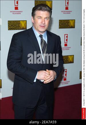 Alec Baldwin arriva al nono premio annuale Critics' Choice al Beverly Hills Hotel di Los Angeles. Gennaio, 10, 2004. (Nella foto : Alec Baldwin) Foto di Blue/ABACA Foto Stock