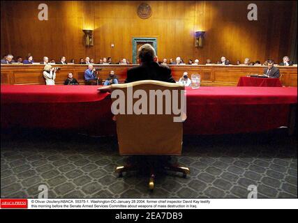 © Olivier Douliery/ABACA. 55375-1. Washington-DC-gennaio 28 2004. L'ex ispettore capo David Kay testimonia questa mattina davanti al Comitato dei servizi armati del Senato sulle armi di distruzione di massa in Iraq. Foto Stock