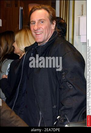 © Serge Arnal/ABACA. 55545-10. Parigi-Francia, 2 febbraio 2004. L'attore francese Gerard Depardieu partecipa alla prima del nuovo film di Yann Moix "Podium" con Benoit Poelvoorde, Julie Depardieu e Jean-Paul Rouve. Foto Stock