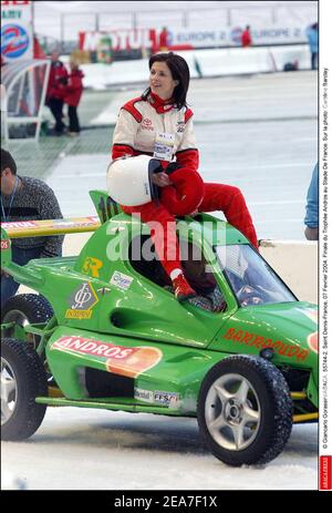 © Giancarlo Gorassini/ABACA. 55744-2. Saint Denis-France, 07 Fevrier 2004. Finale du Trophe Andros au Stade De France. Sulla foto: Caroline Barclay. Foto Stock