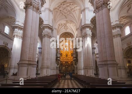 Granada, Spagna - Marzo 31 2018: Il grande interno della Cattedrale di Granada (Catedral de Granada) nella città vecchia (Albaicin o quartiere arabo) a Granad Foto Stock