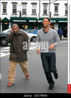 L'attore americano Will Smith sul set del suo nuovo film Last First Kiss Filming in location a New York, 31 marzo 2004. Foto di Antoine Cau/ABACA. Foto Stock