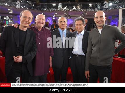 Da L a R: Philippe Geluck, Jean-Pierre Coffe, Jean-Pierre Elkabbach, Michel Drucker e Nicolas Canteloup al talk show di Michel Drucker Vivement Dimanche a Parigi mercoledì 7 aprile 2004. Foto di Jean-Jacques Datchary/ABACA. Foto Stock