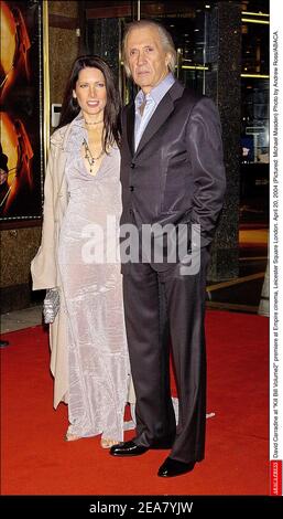 David Carradine e Annie Bierman al Kill Bill Volume2 premiere all'Empire cinema, Leicester Square London. Aprile 20, 2004 (nella foto: Michael Masden) Foto di Andrew Ross/ABACA. Foto Stock