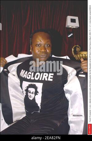 Il presentatore televisivo francese Magloire partecipa a una festa di promozione del gioielliere svizzero Van Der Bauwede's presso la sala VIP di Parigi-Francia il 6 maggio 2004. Foto di Francois-Xavier Lamperti/ABACA Foto Stock