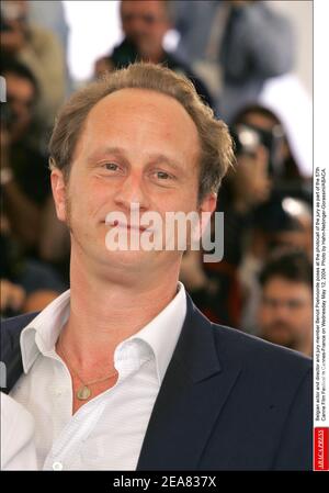 Benoit Poelvoorde, attore e regista belga, si presenta alla fotocellula della giuria nell'ambito del 57mo Festival del Cinema di canna a Cannes-Francia mercoledì 12 maggio 2004. Foto di Hahn-Nebinger-Gorassini/ABACA. Foto Stock