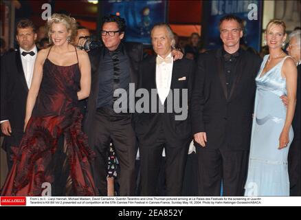 Da L a R : Daryl Hannah, Michael Madsen, David Carradine, Quentin Tarantino e Uma Thurman nella foto arrivarono al Palais des Festivals per la proiezione del Kill Bill Vol 2 di Quentin Tarantino presentato fuori concorso al 57mo Festival del Cinema di Cannes-Francia, domenica 16 maggio 2004. Foto di Hahn-Nebinger-Gorassini/ABACA. Foto Stock