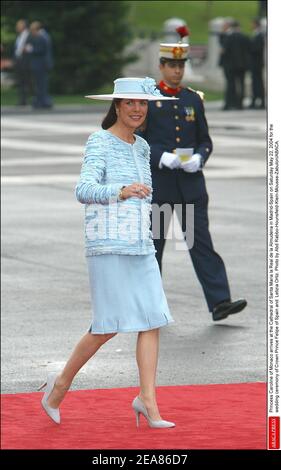 La Principessa Caroline di Monaco arriva alla Cattedrale di Santa Maria la Real de la Almudena di Madrid-Spagna sabato 22 maggio 2004 per la cerimonia di nozze del Principe ereditario Felipe di Spagna e Letizia Ortiz. Foto di Abd Rabbo-Hounsfield-Klein-Mousse-Zabulon/ABACA. Foto Stock