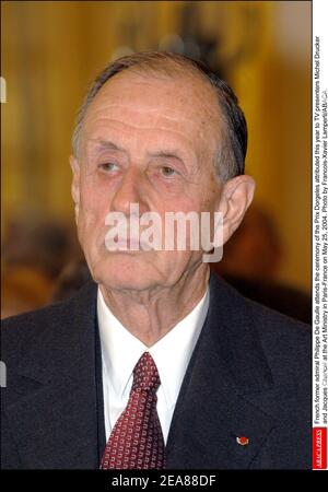 L'ex ammiraglio francese Philippe De Gaulle partecipa alla cerimonia del Prix Dorgeles attribuita quest'anno ai relatori televisivi Michel Drucker e Jacques Chancel al Ministero dell'Arte di Parigi-Francia il 25 maggio 2004. Foto di Francois-Xavier Lamperti/ABACA. Foto Stock