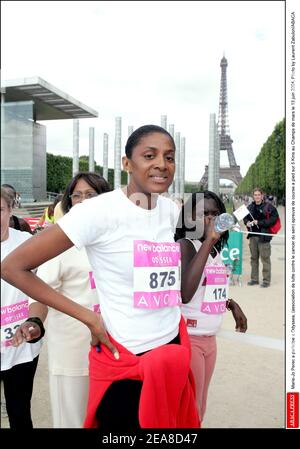 Marie-Jo Perec a participe a Odyssea, (Association de lutte contre le cancer du sein) epreuve de course a pied sur 5 Kms au Champs de Mars le 13 juin 2004. Foto di Laurent Zabulon/ABACA Foto Stock