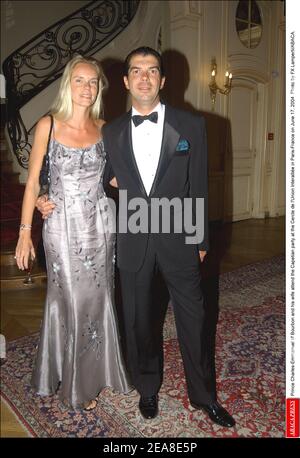 Il principe Carlo-Emmanuele di Borbone e sua moglie partecipano alla festa capetiana al Cercle de l'Union Interallie di Parigi-Francia il 17 giugno 2004. Foto di FX Lamperti/ABACA. Foto Stock