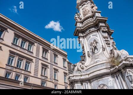 Vista su Napoli, Napoli in Italia, la capitale regionale della Campania e la terza città d'Italia per grandezza, intorno a Via Toledo Foto Stock