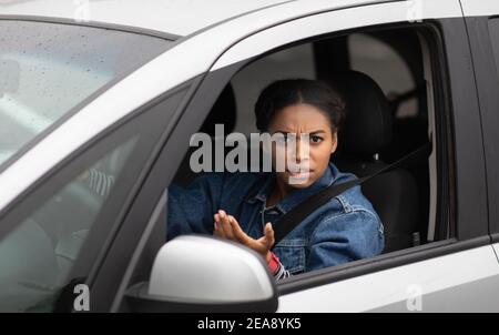 Ingorghi, problemi, conflitti, incidenti stradali Foto Stock