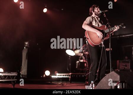 Tim Smith di Midlake ha suonato sul palco come parte del festival Greenman 2013 a Glanusk, nel Galles del Sud Foto Stock