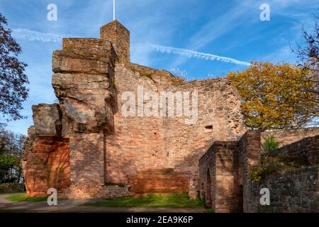Castello Ruin Nanstein vicino Landstuhl, Palatinato Bergland, Palatinato Foresta, Renania-Palatinato, Renania-Palatinato, Germania Foto Stock