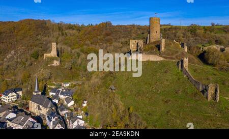 Löwenburg e Philippsburg a Monreal, Eifel, Renania-Palatinato, Germania Foto Stock