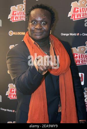 Il presentatore francese Magloire partecipa ai premi francesi NRJ cine che si tengono a le Grand Rex a Parigi, in Francia, il 30 settembre 2005. Foto di Laurent Zabulon/ABACAPRESS.COM Foto Stock