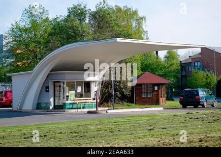 Stazione di benzina degli anni cinquanta, bassa Sassonia, Hannover Foto Stock