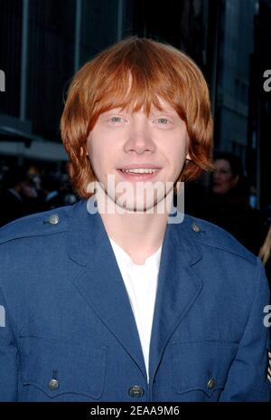 Rupert Grint, attore e membro del cast, arriva alla prima statunitense di "Harry Potter e il calice del fuoco" che si tiene sabato 12 novembre 2005 presso il teatro di Ziegfeld a New York. Foto di Nicolas Khayat/ABACAPRESS.COM Foto Stock