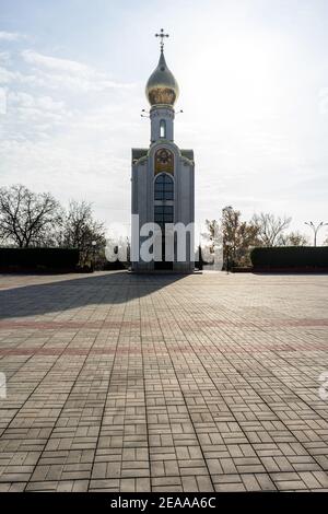 Una chiesa ortodossa nella capitale Tiraspol della Transnitiria - uno stato non ufficiale seceduto dalla Moldavia. Foto Stock