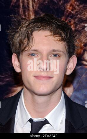 Jamie Bell, attore e membro del cast americano, si pone per le immagini quando arriva alla prima mondiale "King Kong" che si tiene presso il Loews e-Walk e il teatro AMC Empire, Off Times Square, a New York, lunedì 5 dicembre 2005. Foto di Nicolas Khayat/ABACAPRESS.COM Foto Stock